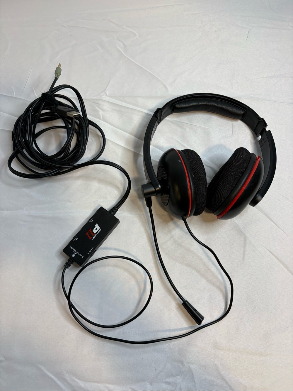Wired Gaming Headset with Boom Microphone - Black and Red - Picture 1 of 5